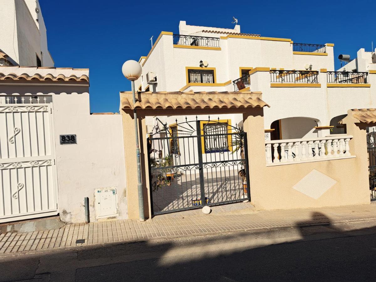 Orihuela - Sleeps 6 - Pool - Parking - Petfriendly Villa ภายนอก รูปภาพ
